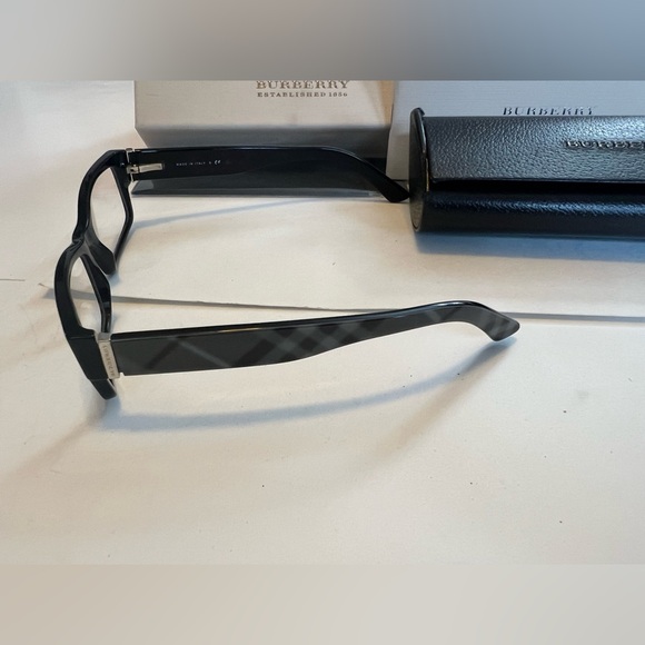 Burberry women’s glasses - Picture 2 of 5